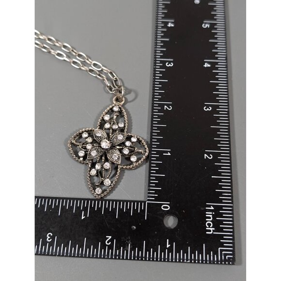 Vintage Silver Tone Open Metal Work Cross Flower Rhinestone Penant Necklace 26" - Picture 8 of 8